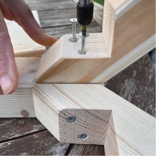 Fuß B am Vierbeinständer montieren